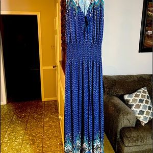 Long design dress. Size- L